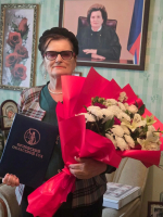 Дмитровский районный суд Орловской области поздравил с юбилеем бывшего председателя суда - Петрухину Валентину Алексеевну